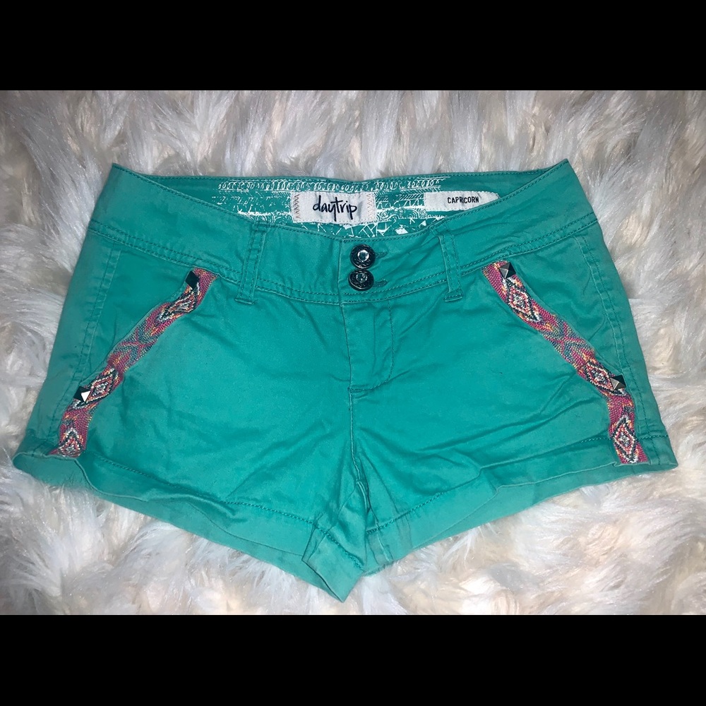 TEAL SHORTS W/ AZTEC DETAIL 🐬